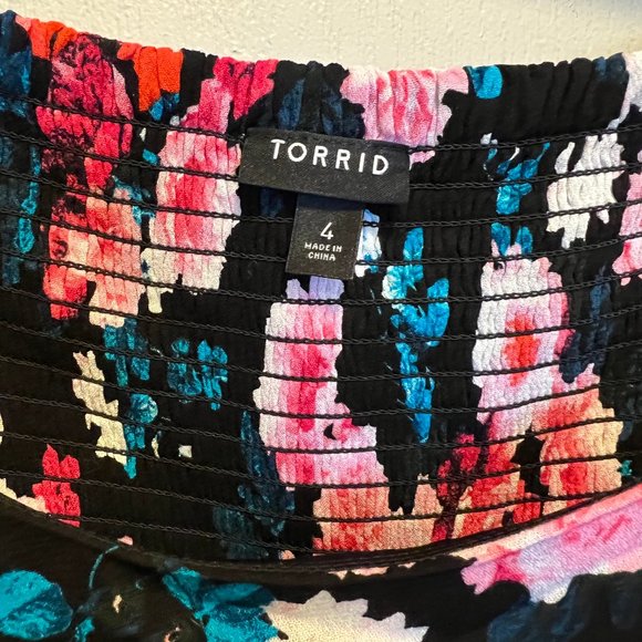 NWOT Cold Shoulder Floral Torrid Dress - Picture 2 of 5